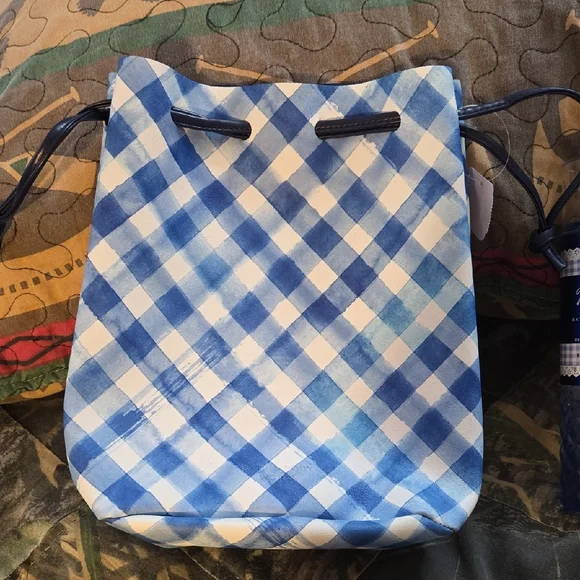 Bath & Body Works Gingham Soy Wax Blue Candle, Fine Fragrance with Matching Bag - Picture 4 of 6